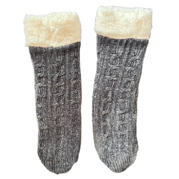 BRITT’S KNITS GRAY SHERPA LINED SLIPPER BOOT CHENILLE NON SLIP SOCKS - Picture 4 of 5